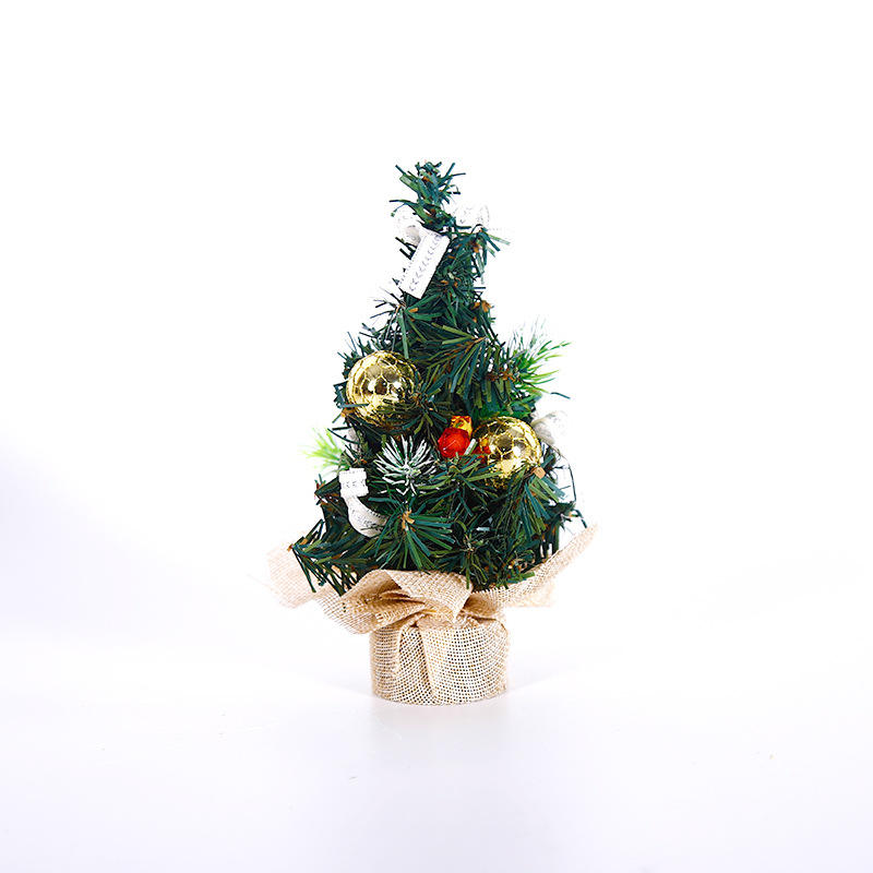 Sapin de Noël avec tissu jaune