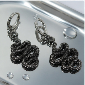 Pendientes Colgantes de Serpiente Entrelazada Retro, Joyería Gótica para Mujer, Regalo, Pendientes Colgantes de Plata Tibetana, Color Acero, Forma de Animal - Product Image 1