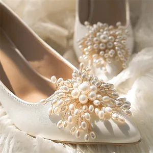 Chaussures de mariage de luxe en satin à bout pointu, chaussures de mariage à la mode pour filles