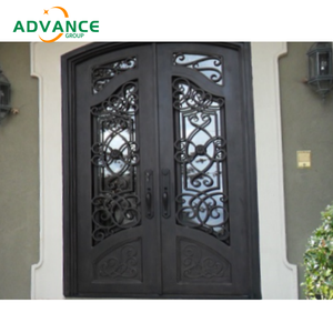 Puerta de puerta de hierro forjado ornamental de estilo europeo elegante con acabado recubierto de polvo adecuado para castillos y propiedades históricas - Product Image 3