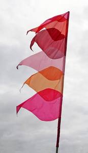Drapeaux du festival colorés sur <span class=keywords><strong>fond</strong></span> <span class=keywords><strong>de</strong></span> ciel bleu clair drapeau du festival d'été - Product Image 4