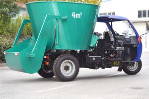 Fabrika satış kendinden yükleme yem mikseri keçi ve inek tarım ekipmanları sığır süt çiftliği için kendinden tahrikli silaj mikser - Product Image 2