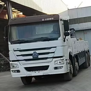 Camion de remorquage HOWO 8*4 pas cher, 25 tonnes, diesel, dépanneuse, flèche de récupération, nouvelle transmission manuelle, dépanneuse montée sur camion à vendre - Product Image 2