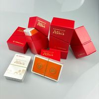 Boîte en papier personnalisée de luxe avec estampage à chaud, 2 jeux de cartes à jouer de luxe pour la famille, le personnel exécutif et les cadeaux d'entreprise, avec gobelet à whisky