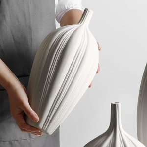 Ensemble de vases en céramique blanc mat, style moderne minimaliste, pots de fleurs de jardin avec trou de drainage, vases écologiques durables pour le salon - Product Image 1