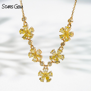 Collier unisexe vintage Starsgem en or plaqué 18 carats avec diamant jaune de laboratoire taille poire 1,85 ct (2,5*3,5 mm) et motif floral - Product Image 1