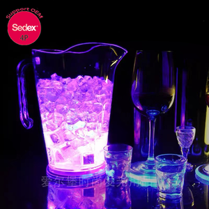 เหยือกแก้วพลาสติกเรืองแสง LED สำหรับงานปาร์ตี้และโปรโมชั่นกลางแจ้ง - Product Image 3