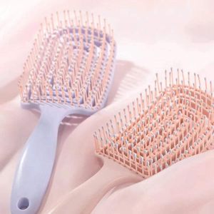 Peigne démêlant incurvé <span class=keywords><strong>à</strong></span> coussin d'air <span class=keywords><strong>avec</strong></span> logo personnalisé et poignée carrée en plastique pour massage des <span class=keywords><strong>cheveux</strong></span> bouclés - Product Image 3