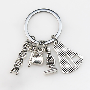 Llavero <span class=keywords><strong>de</strong></span> aleación con colgante <span class=keywords><strong>de</strong></span> joyería popular, diseño <span class=keywords><strong>de</strong></span> microscopio molecular químico, dispositivo experimental para estudiantes <span class=keywords><strong>de</strong></span> medicina, regalos <span class=keywords><strong>de</strong></span> química - Product Image 2