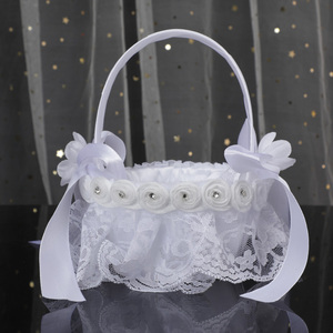 Favores de fiesta de boda para invitados Diamante de imitación Rosa Flor Patrón Cinta Lazo Encaje blanco Mujer Niñas Mujeres Novia Cestas de boda - Product Image 1