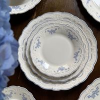 Ensemble d'assiettes à dîner en céramique baroque bleue avec motif en dentelle gaufrée ensemble tasse et assiette vintage pour mariage