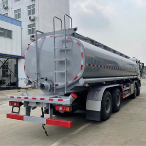 Camión Cisterna Shacman 8x4 de 20 Toneladas para Transporte de Diésel y Gasolina, Vehículo Cisterna de Combustible en Venta - Product Image 6