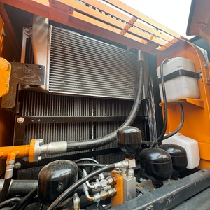 High-quality, Powerful 21-ton Hyundai 210W Used Hydraulic <b>Tire</b> Excavator for Construction Projects - Product Image 4