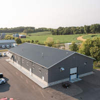 Entrepôt à structure en acier avec durée de vie de 50 ans, cadre galvanisé à chaud, bâtiment de stockage préfabriqué
