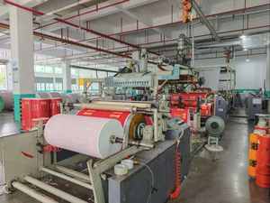 ถุงช้อปปิ้งผ้า Non Woven รีไซเคิลได้ 100 GSM ขายดี ใช้ซ้ำได้ เป็นมิตรกับสิ่งแวดล้อม สำหรับใส่ของชำ ของขวัญ บรรจุภัณฑ์ พิมพ์โลโก้ได้ - Product Image 6