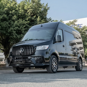 <span class=keywords><strong>Mercedes</strong></span> <span class=keywords><strong>Sprinter</strong></span> Modelo 2 Naranja de Lujo Premium, Conversión de Autocaravana con Interior Personalizado, Asientos de Cuero y Detalles Metálicos - Product Image 6