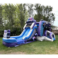 Combo gonflable à thème Gamer : château gonflable, toboggan aquatique, piscine, manette de jeu, trampoline, moonwalk