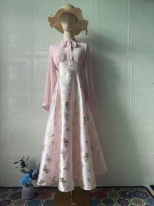 Elegante y Noble, Vestido Largo con Mangas Largas, Vibrante y Romántico, con Estampado Dorado para Mujer, Primavera de 2025 - Product Image 6