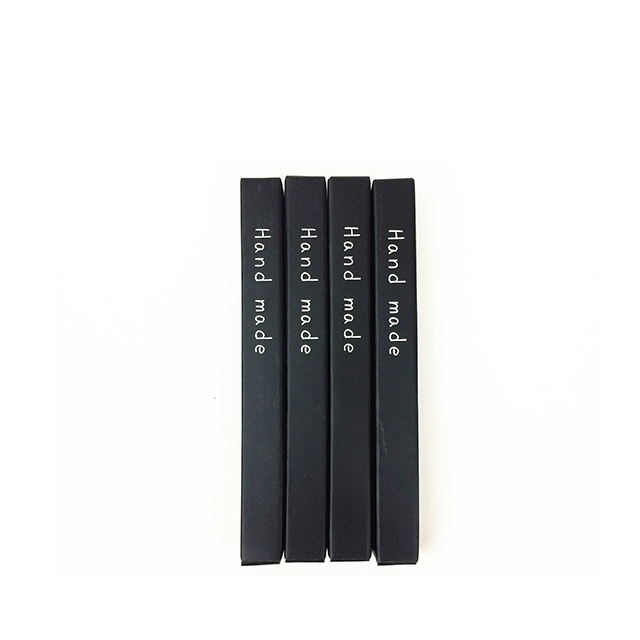 Mince adapté aux besoins du client imprimé noir eyeliner emballage avec trou suspendu feuille d'or estampage logo