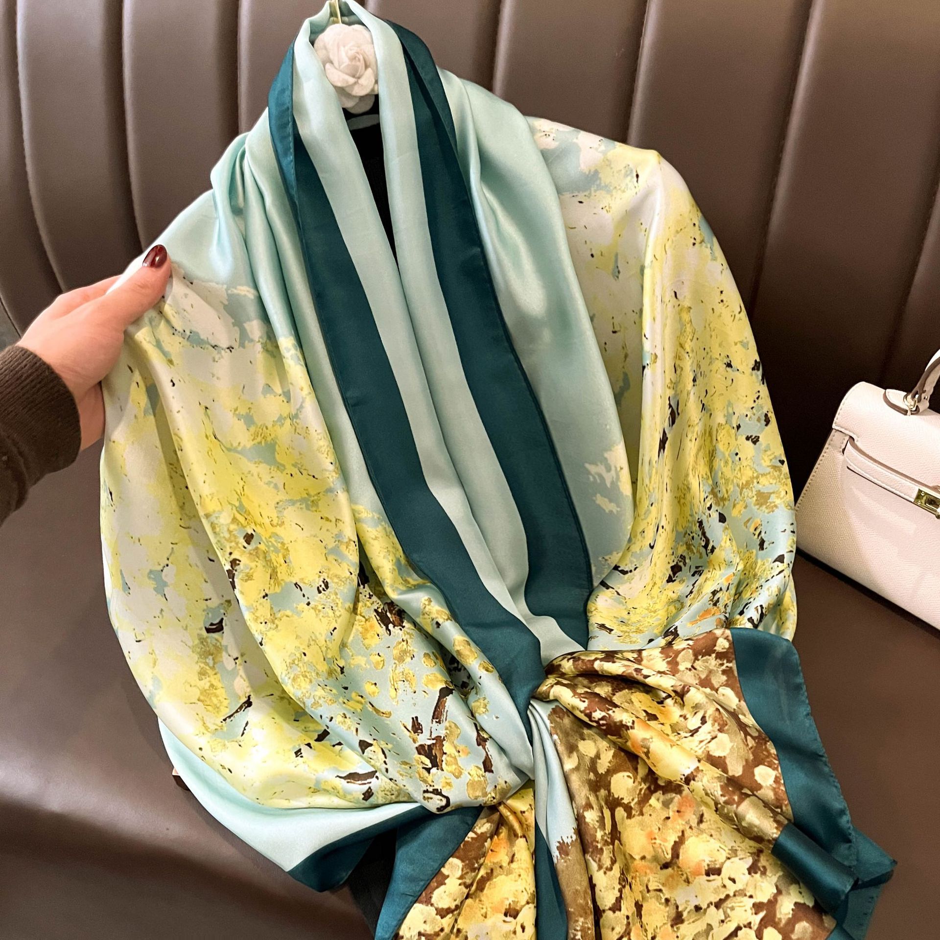 F194-yellow