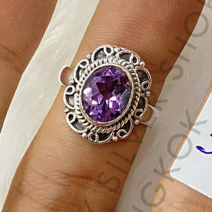 Anillo de Amatista Natural en Plata de Ley 925 con Diseño Ovalado Elegante Original, Regalo Perfecto para Ella, Joyería Fina - Product Image 2