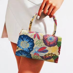 Nuevo Bolso de Noche Elegante con Diseño Floral en Jacquard Retro, con Correa de Hombro Desmontable - Product Image 6