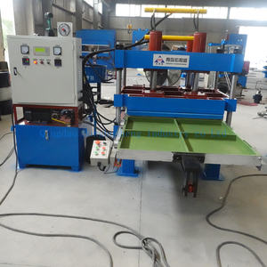 Presse à carreaux de caoutchouc entièrement automatique avec dispositif de tirage et de poussée automatique, vulcanisateur de caoutchouc 120T - Product Image 3