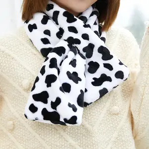 冬季蓬松围巾可爱黑白牛点十字围巾