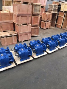 bibo Hot Sale R Series Helical <b>Gear</b> <b>Box</b> Speed Multiplier Gearboxes R47 Small Marine Engine with Gearbox - Product Image 6
