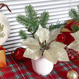 Fleurs artificielles Yixing en soie, plante en pot de Noël avec feuilles d'eucalyptus, baies rouges et lianes, 22 pouces, aspect haut de gamme - Product Image 2