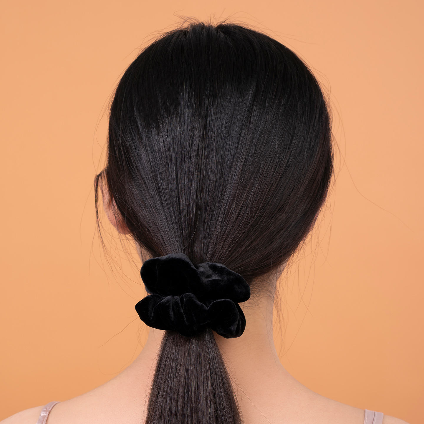 ยางรัดผมผ้าไหมสีดำ 4 ซม.