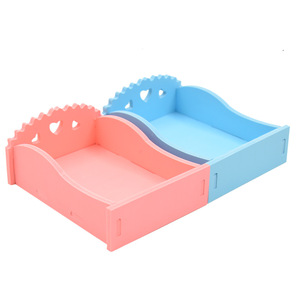 Cama refrescante para mascotas, colchón de PVC con patrón de corazón rectangular rosa y azul para uso en verano para hámsteres - Product Image 1