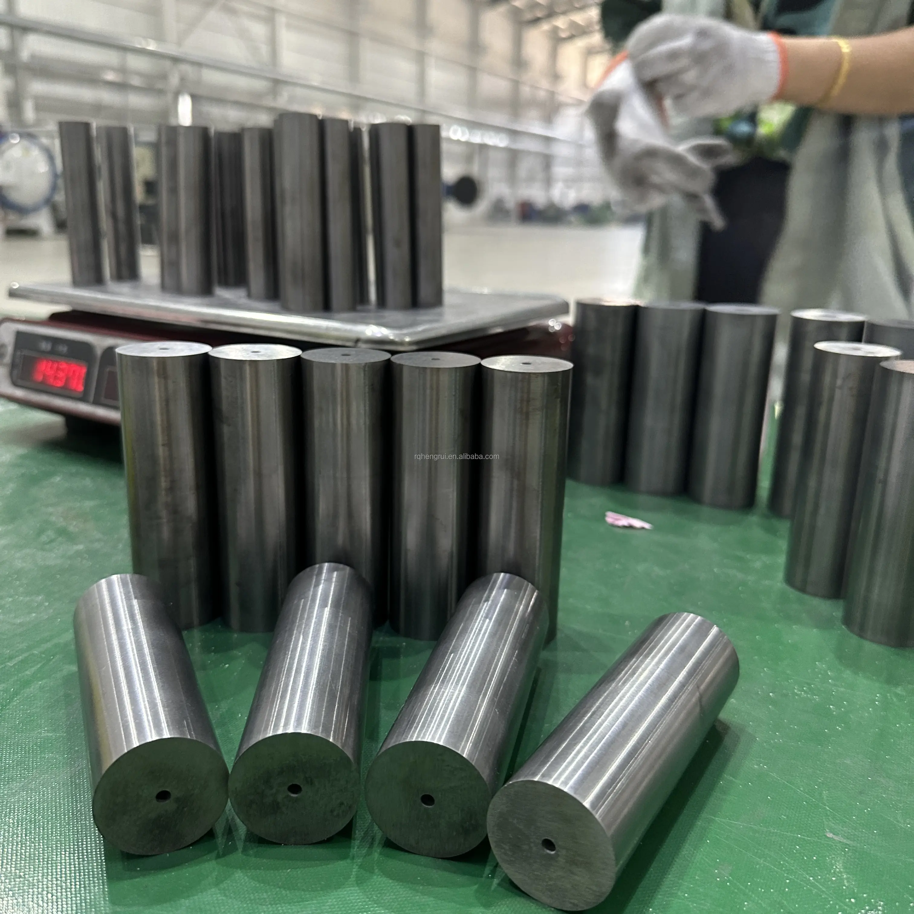 Tungsten carbide dies berkualitas tinggi untuk cold punching dan heading of screws