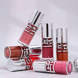 Lucidalabbra Effetto Specchio con Effetto Acqua Corrente, Lunga Durata e Idratante - Product Image 1