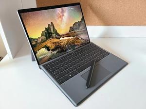 Appareil informatique professionnel modulaire et polyvalent détachable Snappy Sleek, hôte mobile 4 cœurs ou bureau à distance flexible - Product Image 5