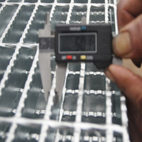 Rejilla de Acero Inoxidable Dentada, Plataforma Antideslizante de Alta Resistencia, Piso Galvanizado para Uso Marino y Offshore