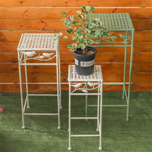 Support à <span class=keywords><strong>fleurs</strong></span> carré haut <span class=keywords><strong>en</strong></span> fer forgé style rétro, ensemble <span class=keywords><strong>de</strong></span> trois pièces, effet vieilli, pour plantes <span class=keywords><strong>en</strong></span> pot, décoration d'extérieur <span class=keywords><strong>en</strong></span> cascade pour Pothos et Bonsaï - Product Image 1