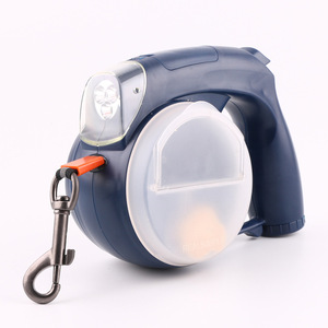 Laisse de chien rétractable LED multifonctionnelle 5 en 1 mains libres avec sac à crottes bol de nourriture et d'eau durable - Product Image 4