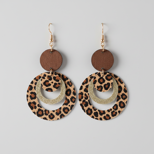 889หนังเทียมสำหรับผู้หญิงต่างหูแบบสามชั้นลายเสือดาวประดับเลื่อมเป็นวงกลมลายเรขาคณิตทันสมัย - Product Image 1