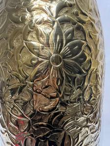 Jarrón de suelo Gilded Bloom, celebración de la elegancia atemporal, con patrones florales en relieve, precio al por mayor - Product Image 2