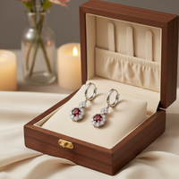 Raffinierte 925 Sterling Silber Granat Tropfen-Ohrringe Luxuriöses Minimalistisches Blumendesign Damen-Camikala für Hochzeit Party Geschenk
