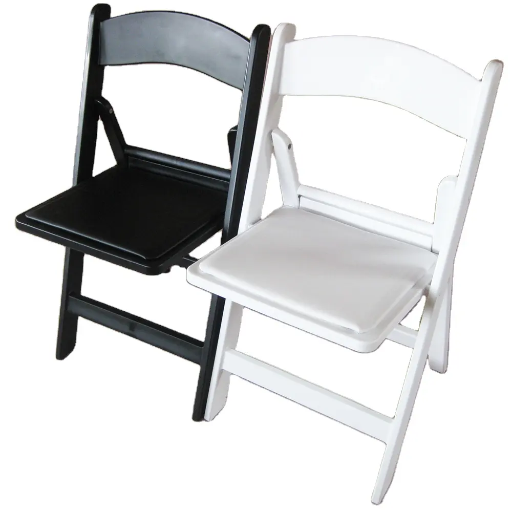 Cadeira dobrável empilhável de resina plástica preta para casamento ao ar livre por atacado para aluguel e eventos