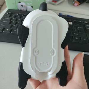 Linda Lámpara Nocturna LED de Panda, Lámpara Infantil de Silicona Suave, Lámpara de Noche Recargable por USB con Cambio Automático de Color - Product Image 6