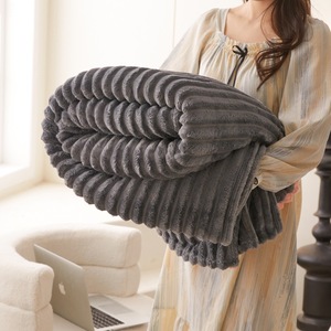 <strong>Autumn</strong> Winter Rabbit Plush Blanket Soft Comfortable Thick Warm <strong>Throw</strong> for Sofa Nap Bed Air Conditioning Casual Nap Blanket - Product Image 3