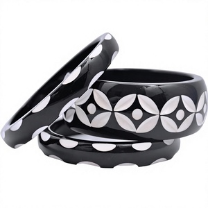 Bracelet en résine de haute qualité, couleur verte, idéal pour la création de bijoux, bracelets et joncs, design élégant pour les cadeaux, pour femme - Product Image 3