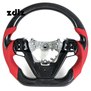 Volant personnalisé en cuir perforé rouge et fibre de carbone pour Toyota Highlander - Product Image 1