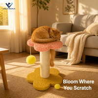 Griffoir pour chat en forme de fleur, avec dessus et base en peluche douce, poteau en sisal et jouet pompon pour chats d'intérieur et chatons