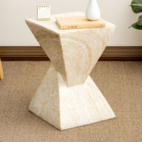 Table basse luxueuse et élégante, minimaliste, durable et écologique pour le salon