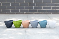 Jardinières durables pour plantes d'intérieur et d'extérieur, en bois et en pierre, en forme de bateau, personnalisables, de la marque Factory's Light Flower Pots.
