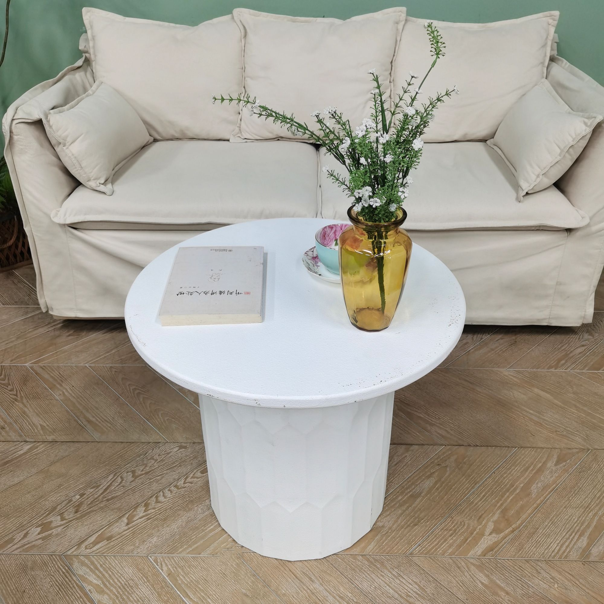 สีขาว UR23B006